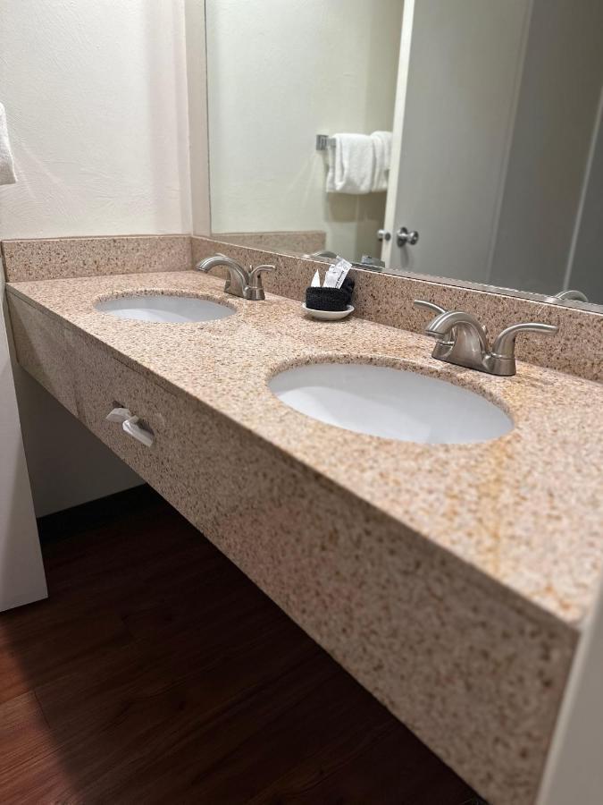 Villa Motel At マニトゥー・スプリングス エクステリア 写真